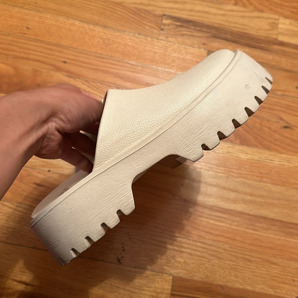 RUBBER LUG SOLE CLOGS - Picture 7 of 8